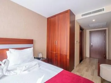 فندق Park By Clover 3*