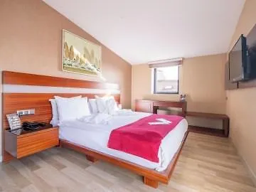 Park By Clover فندق