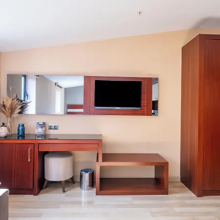 Park By Clover Hotel 3*