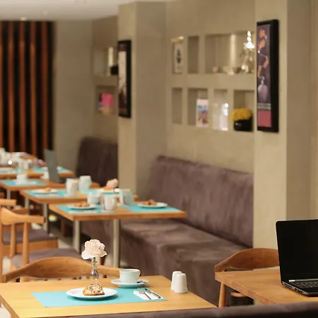 Park By Clover 호텔 3*