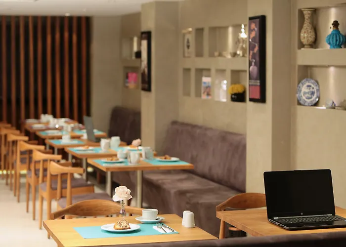 Park By Clover Hotel 3*